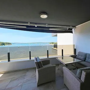 apartment-jasmin-medulin.pula-hotels.org/